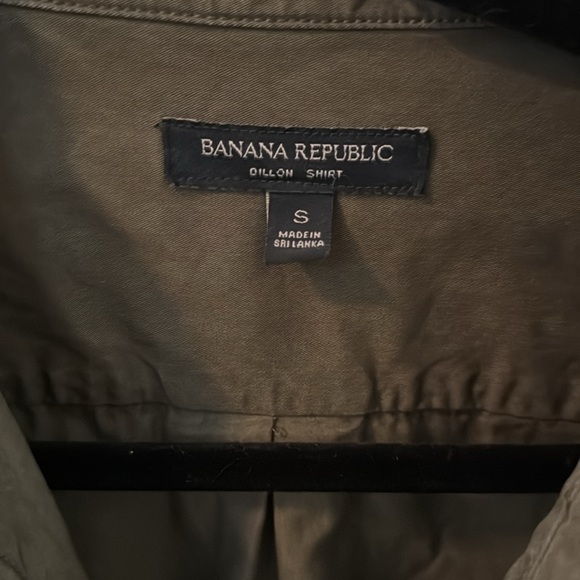 Women’s small banana republic light weight shirt jacket never worn - Picture 2 of 3